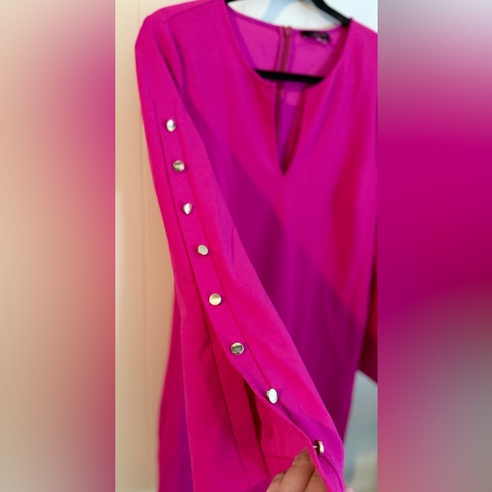 Trina Turk Hot Barbie Pink Long Statement Sleeve Split Neck Shift Dress 8 - Picture 3 of 11